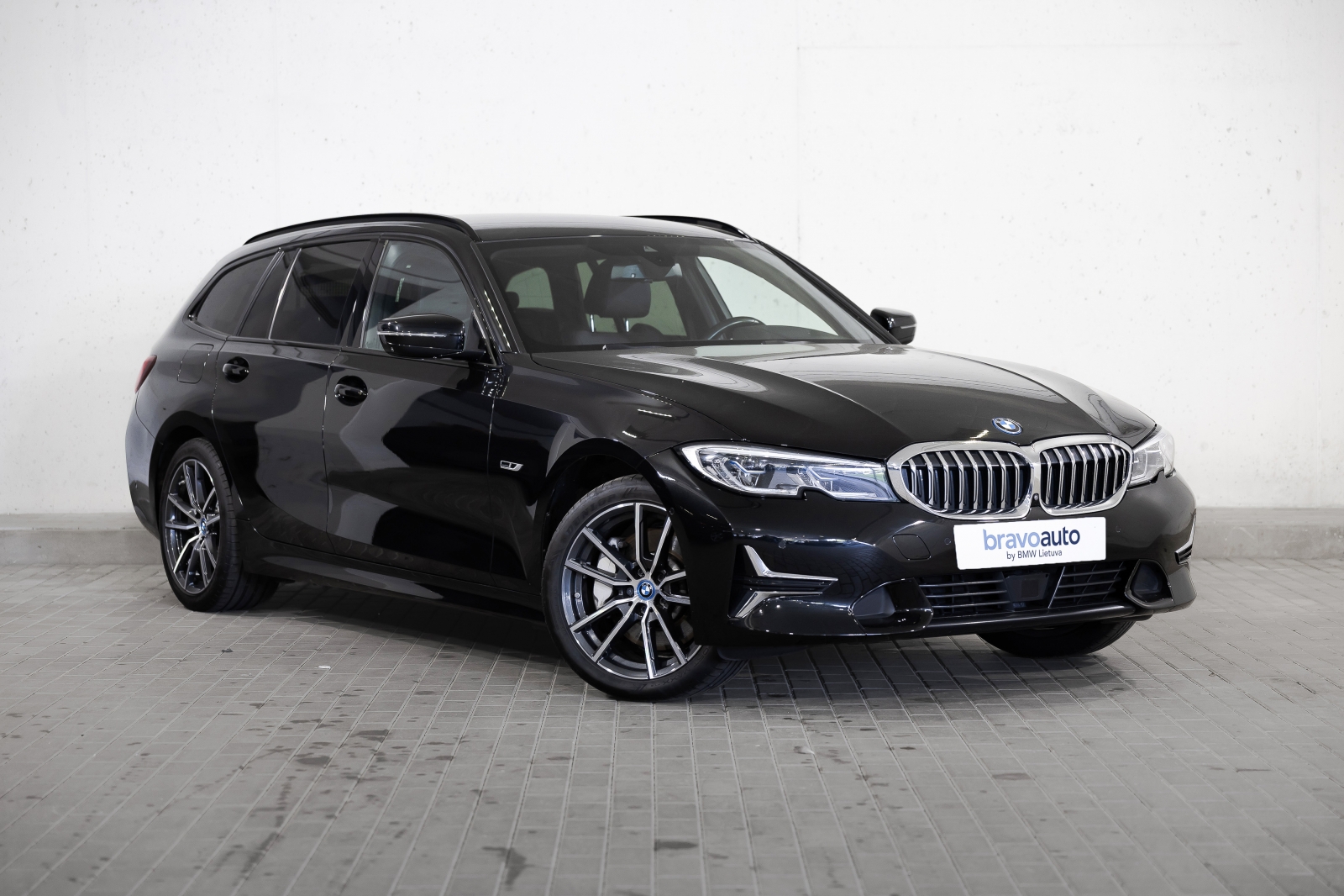 BMW 330 e