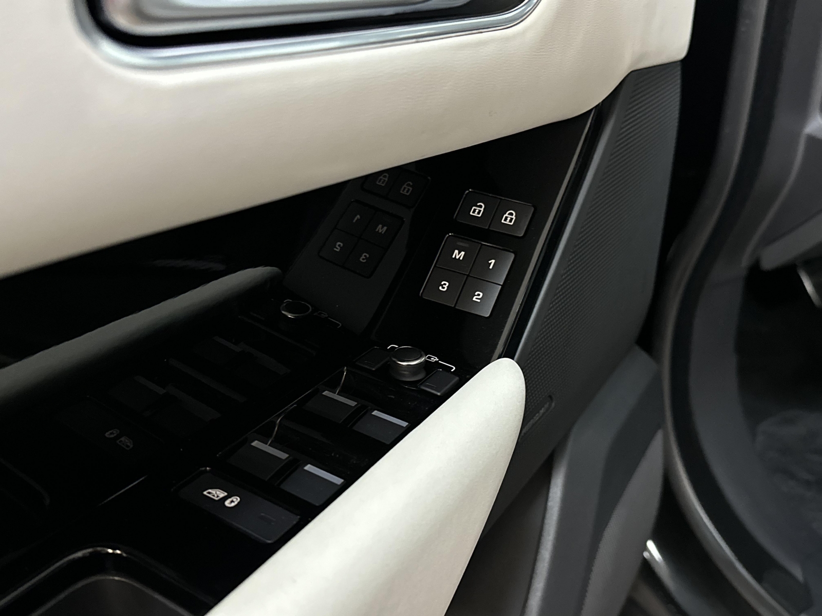 Land Rover Range Rover Velar P250 R-Dynamic SE