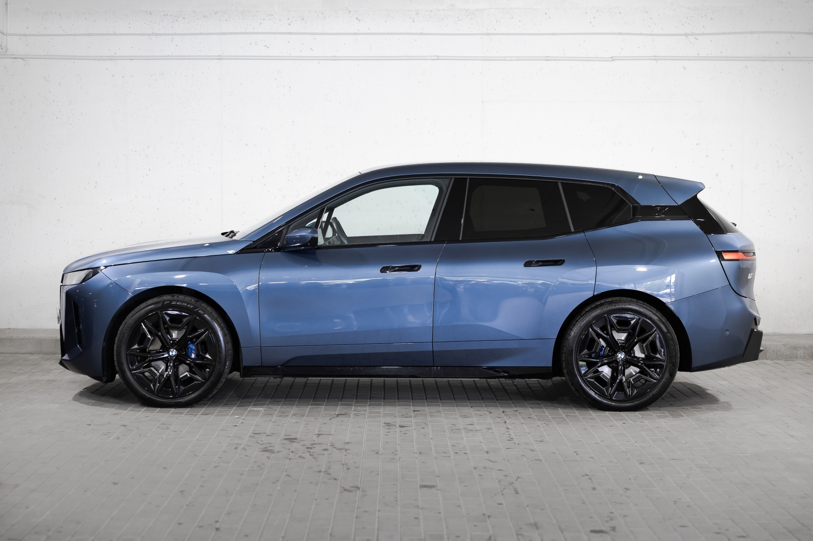 BMW iX xDrive60