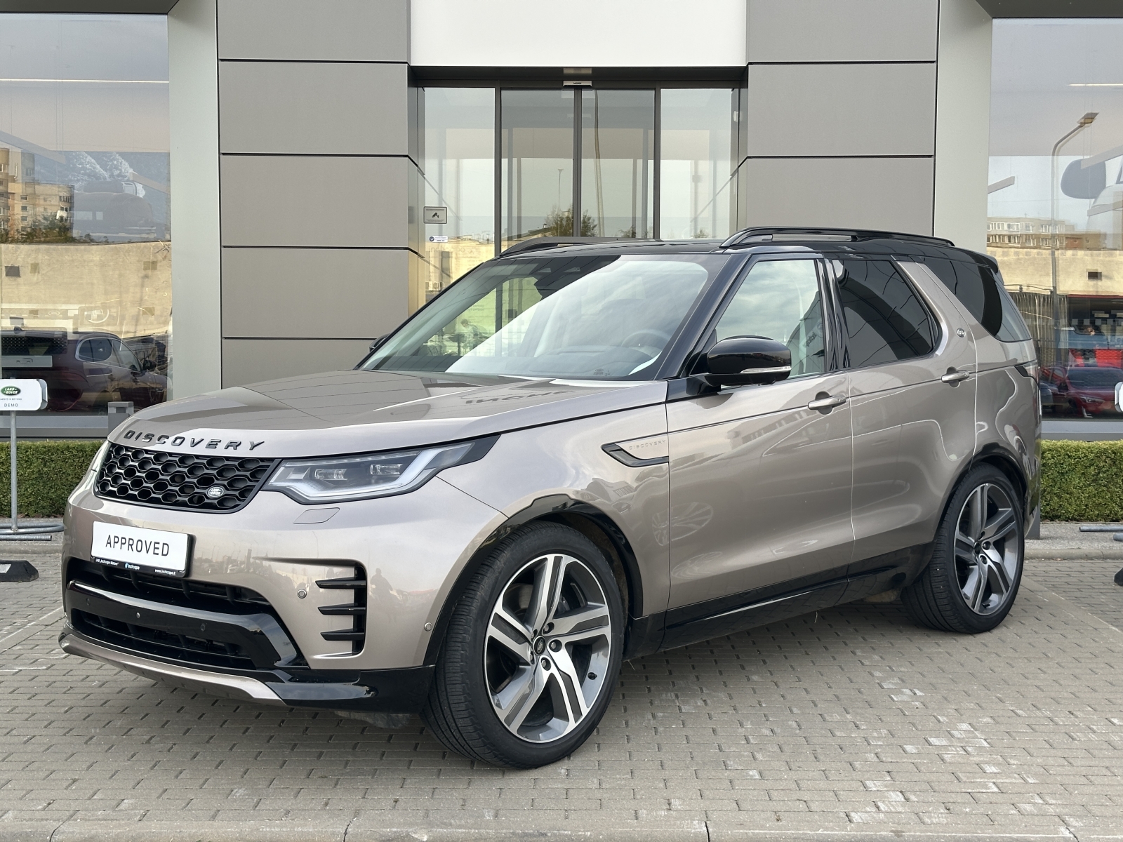 Land Rover Discovery D350 DYNAMIC HSE