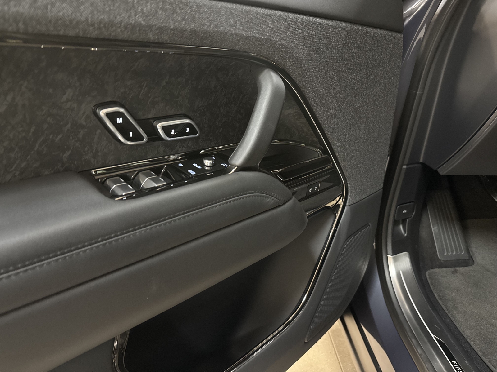 Land Rover Range Rover Sport First Edition