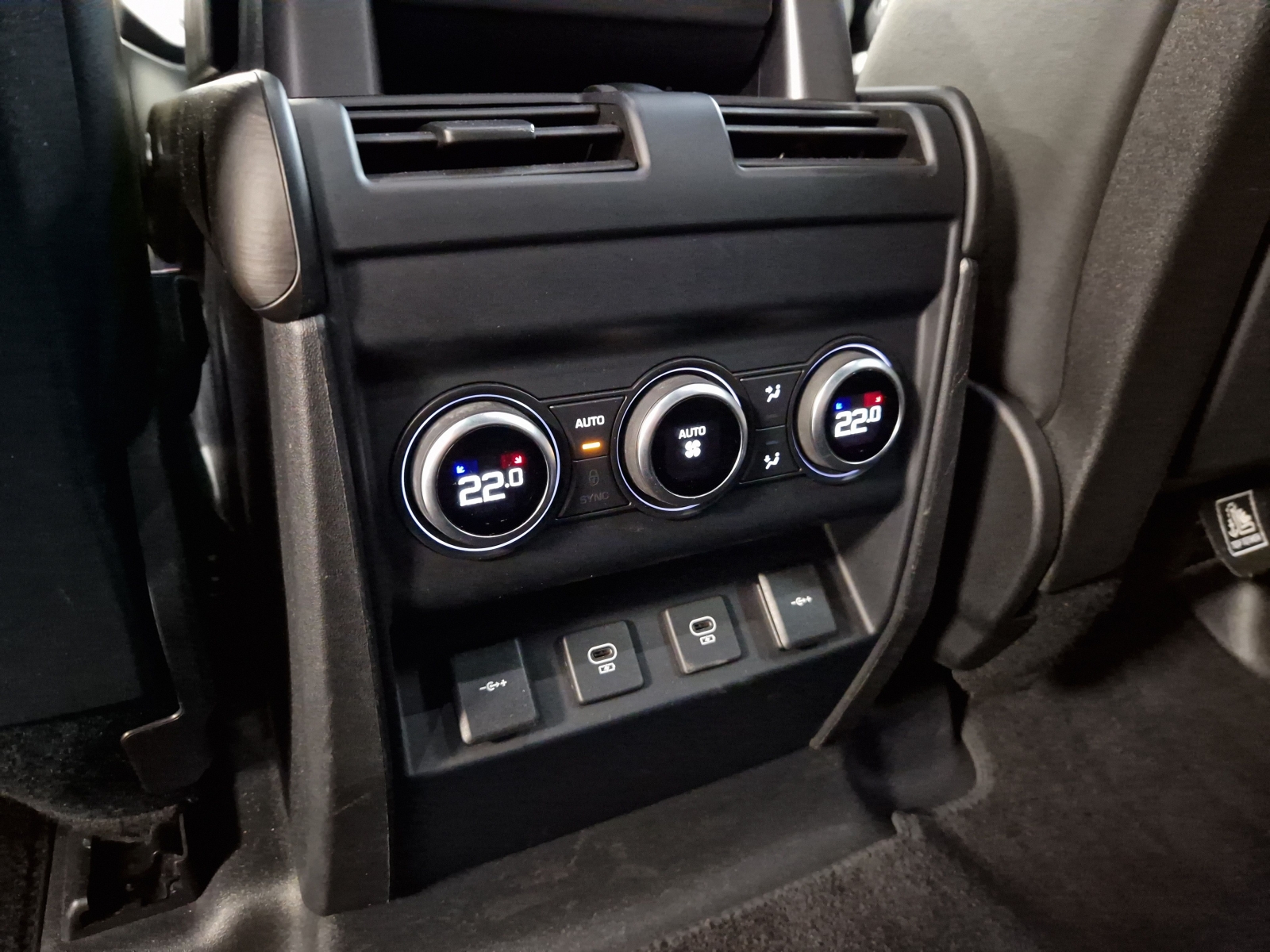 Land Rover Defender D250 MHEV X-Dynamic HSE