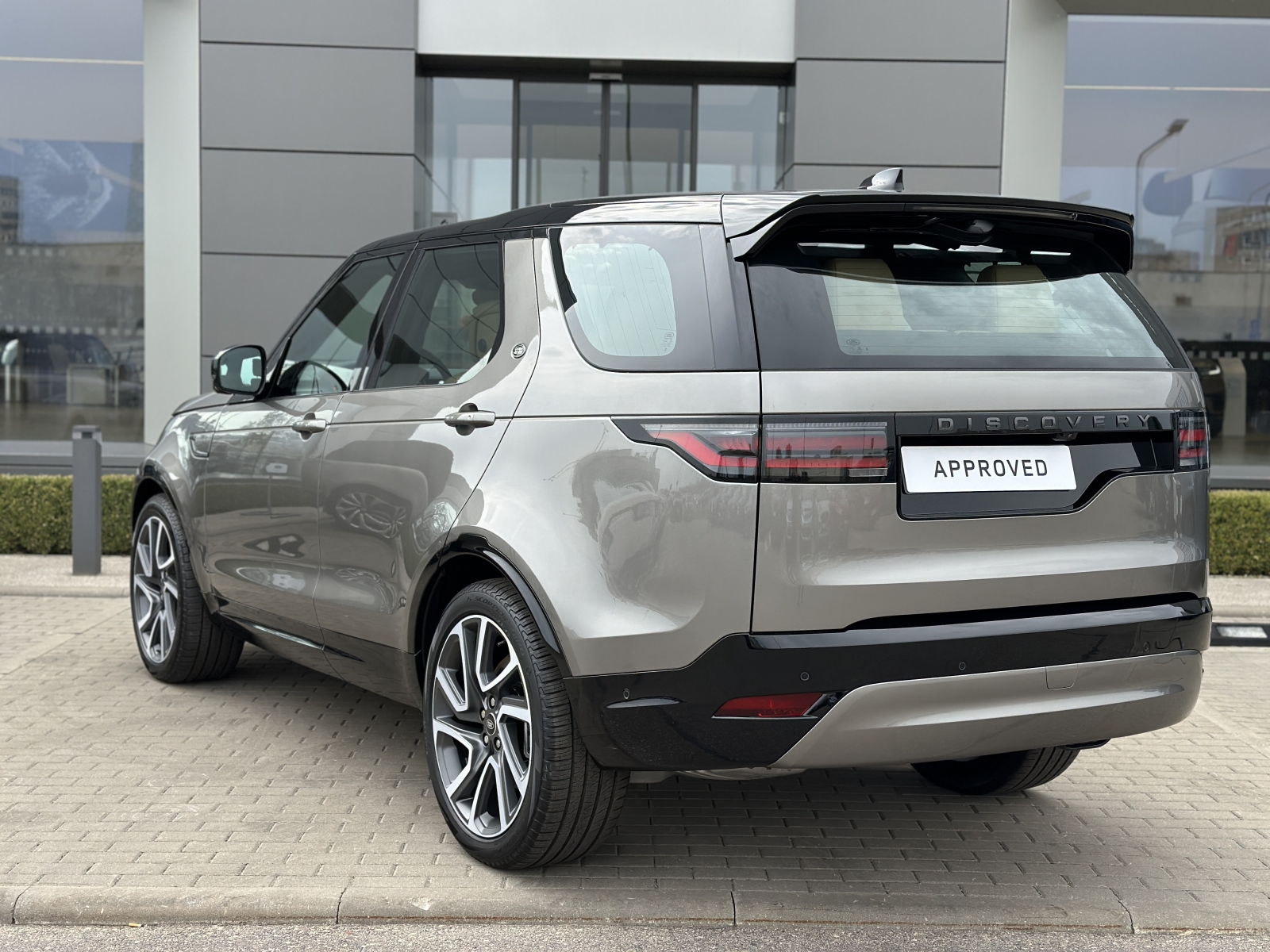 Land Rover Discovery D350 Dynamic HSE