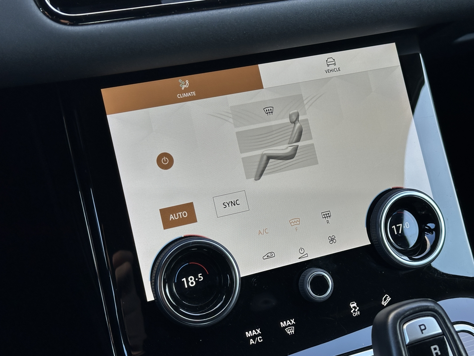 Land Rover Range Rover Evoque P300E Plug-In Hybrid AWD R-Dynamic SE