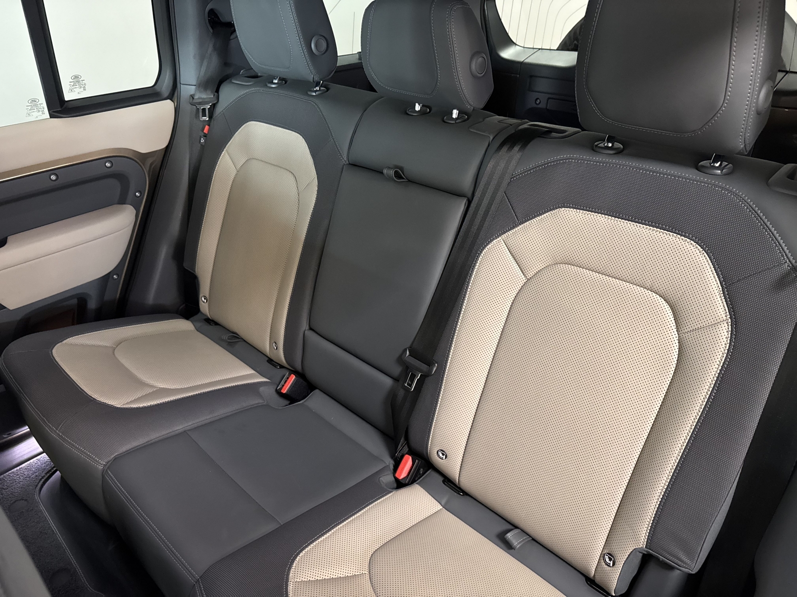 Land Rover Defender D250 MHEV X-Dynamic HSE