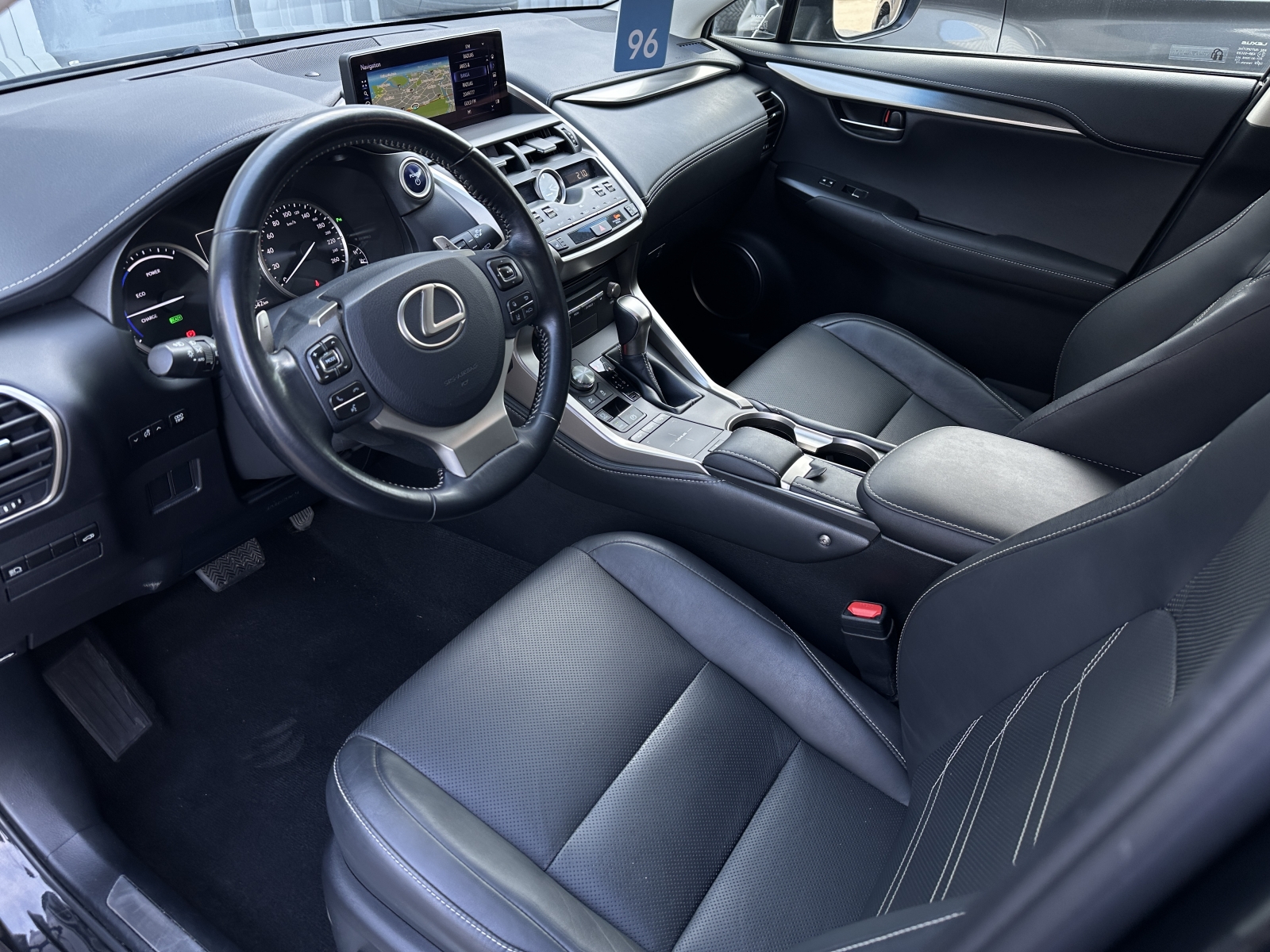 Lexus NX 300h Hybrid AWD