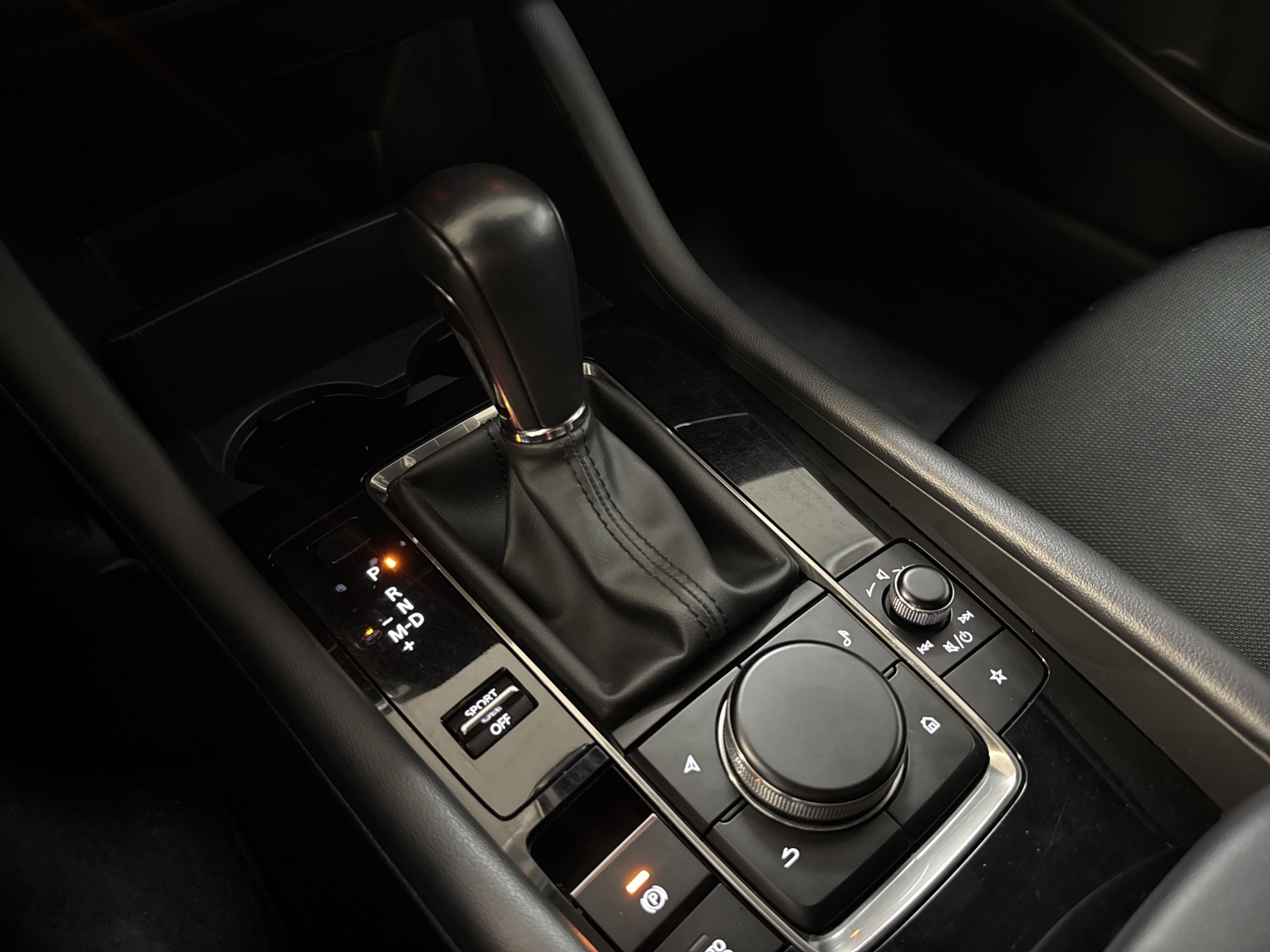 Mazda 3 5D Blackout Editon