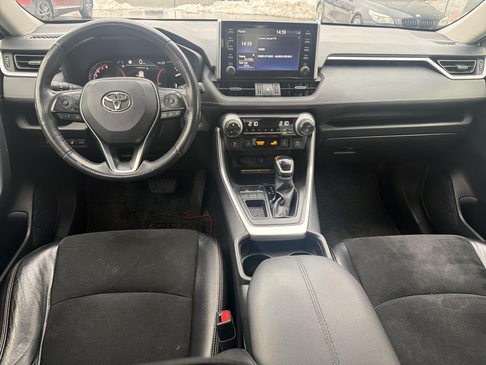 Toyota RAV4 Luxury Plus