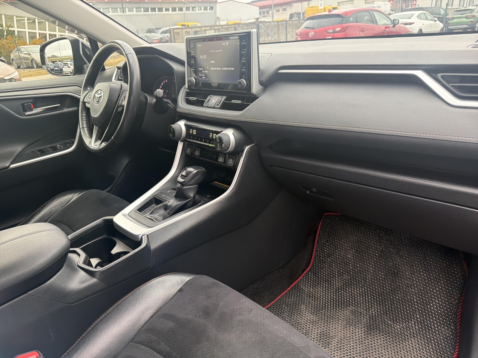 Toyota RAV4 Luxury Plus