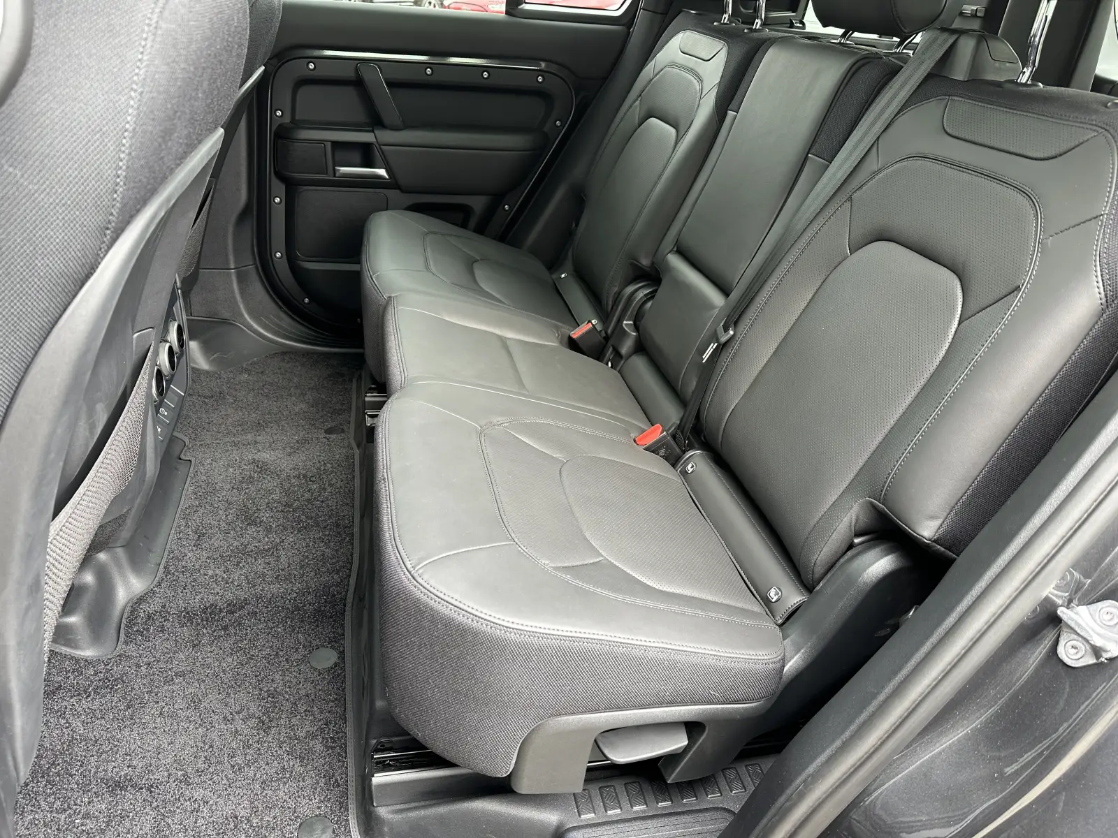 Land Rover Defender D300