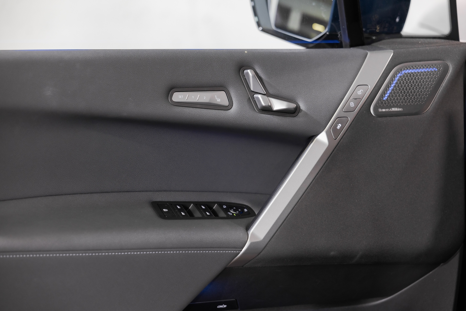 BMW iX xDrive60