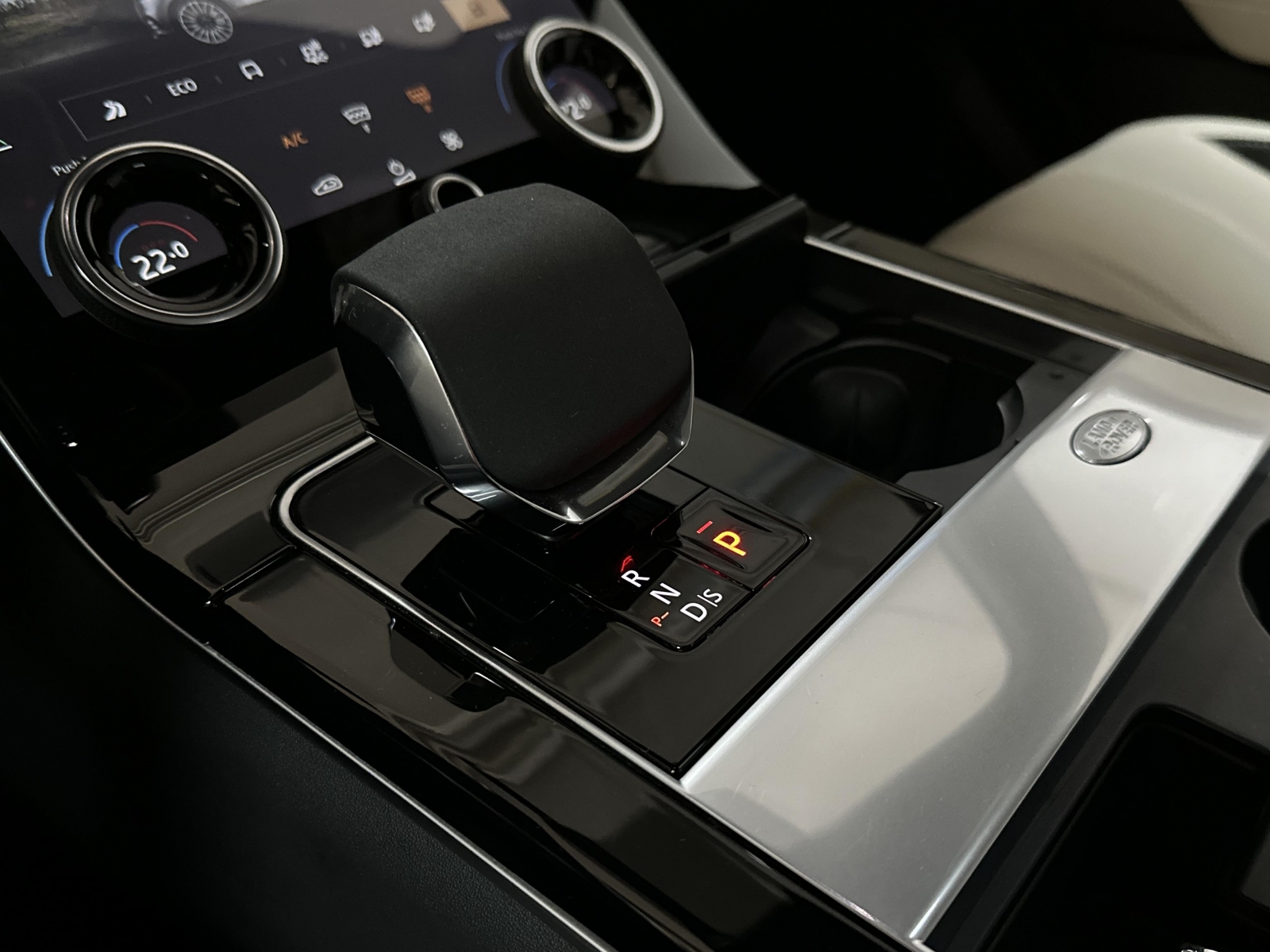 Land Rover Range Rover Velar P250 R-Dynamic SE