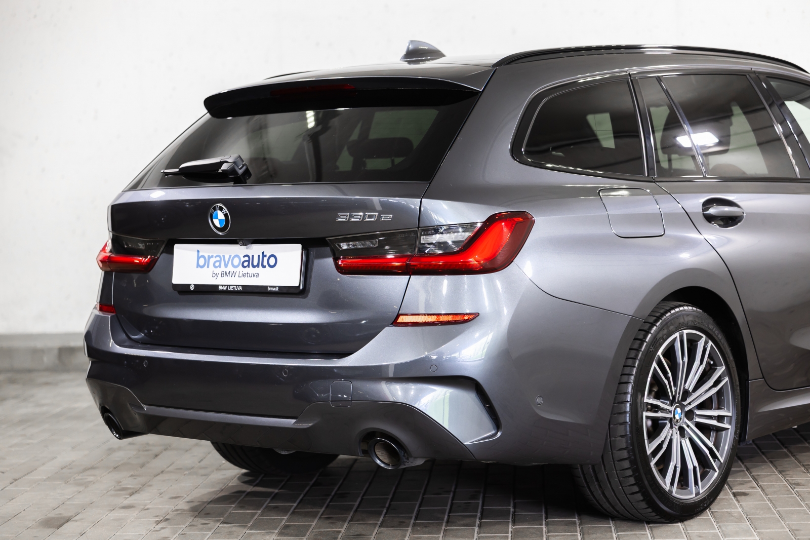 BMW 330 e