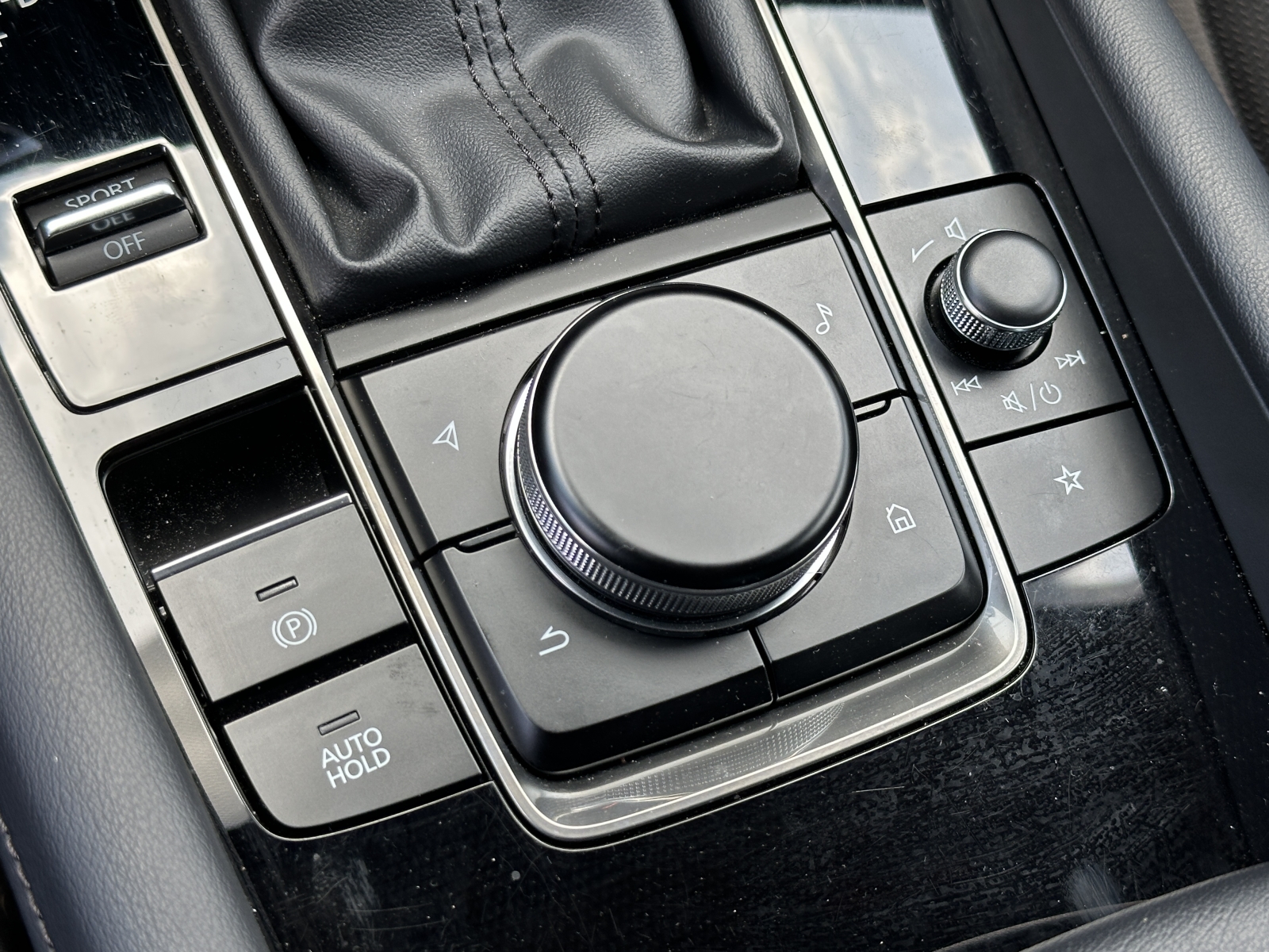 Mazda 3 Exclusive-Line