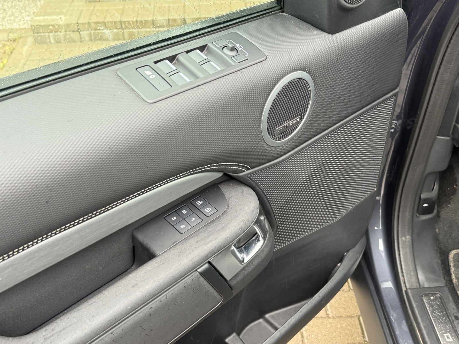 Land Rover Discovery D250 Dynamic SE 3.0