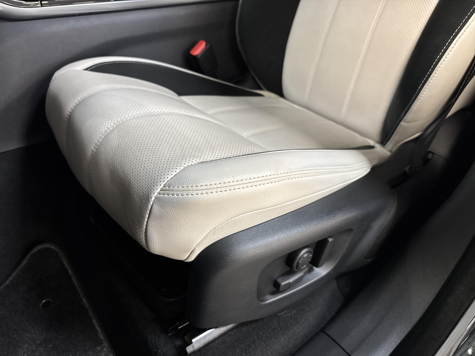 Land Rover Range Rover Velar R-Dynamic SE