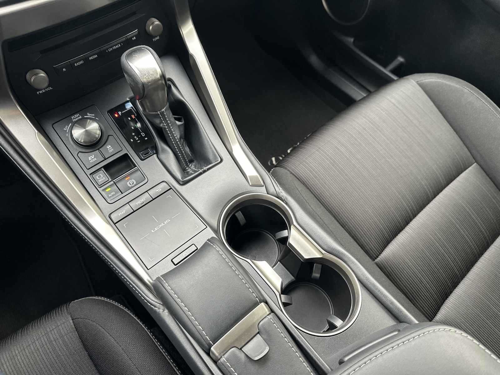 Lexus NX 300h F FHEV Full Hybrids