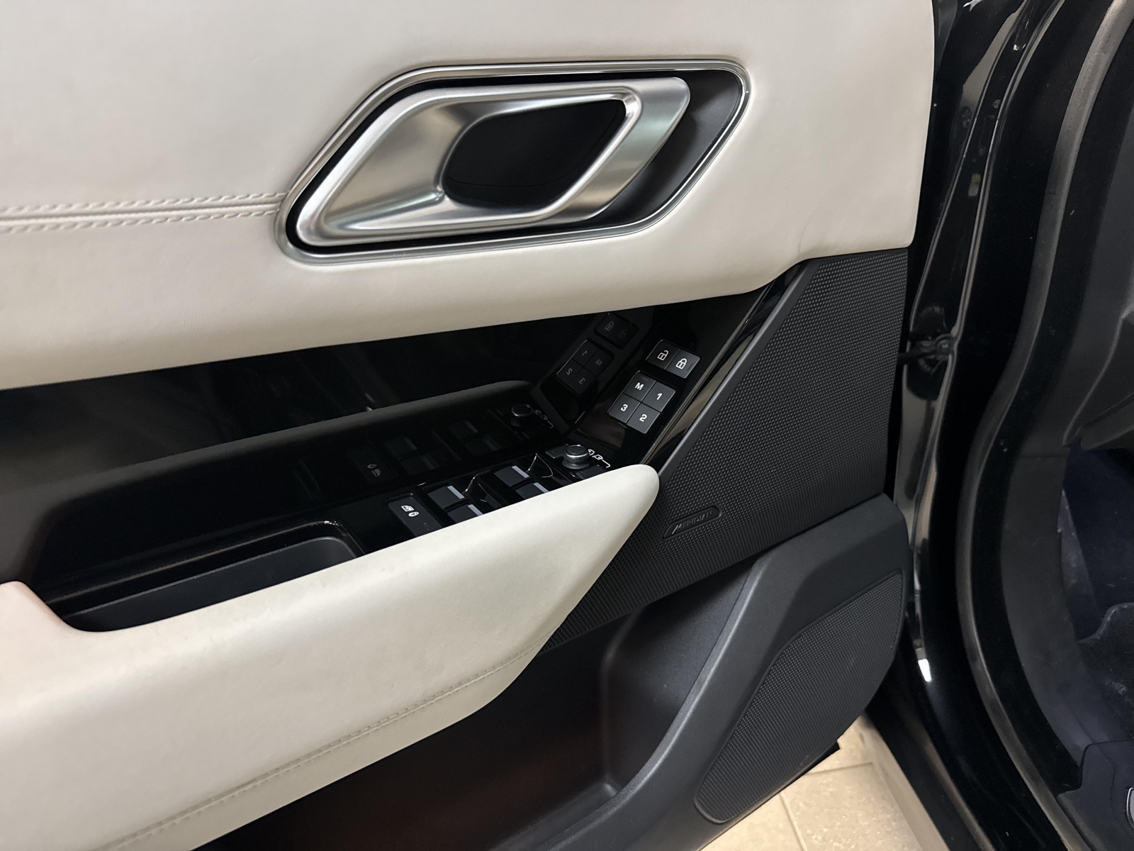 Land Rover Range Rover Velar R-Dynamic SE