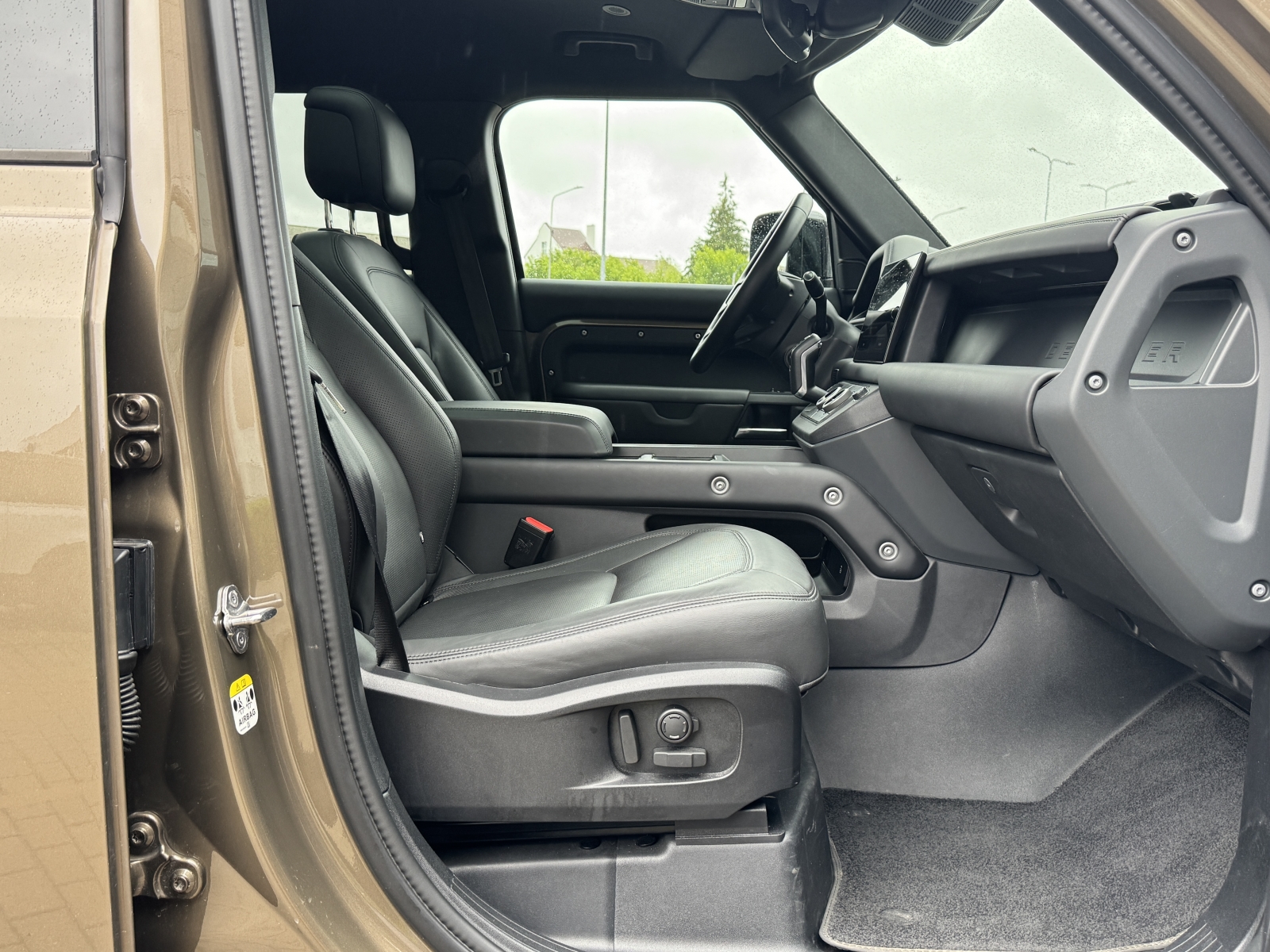 Land Rover Defender 110 D300 X-Dynamic HSE 3.0