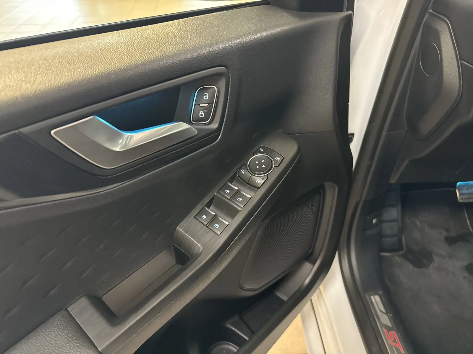 f97b14e5807b47db4afe7864aa5dec3f69f84e5ae82e5.jpg