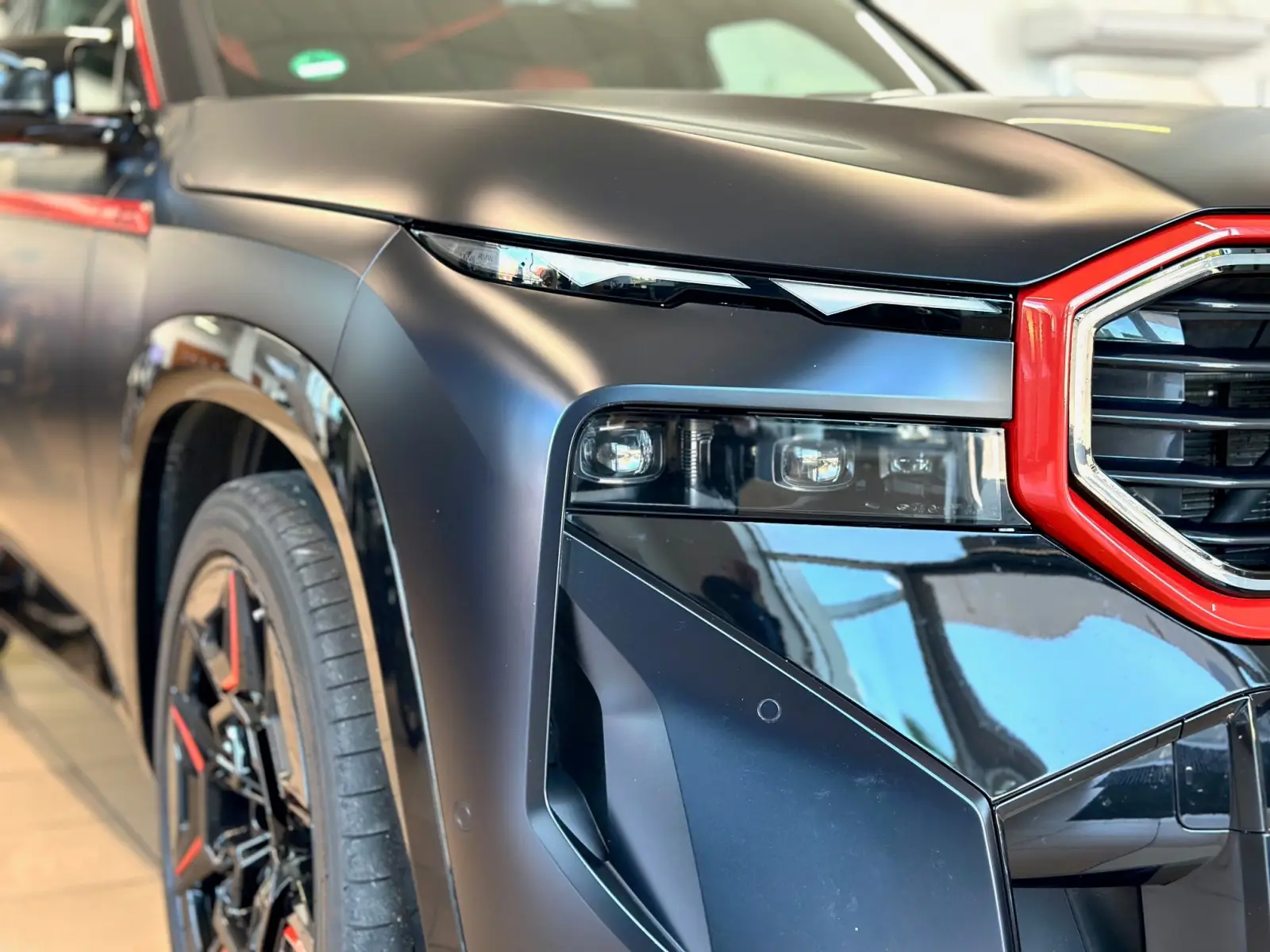 BMW XM BMW XM Label Red