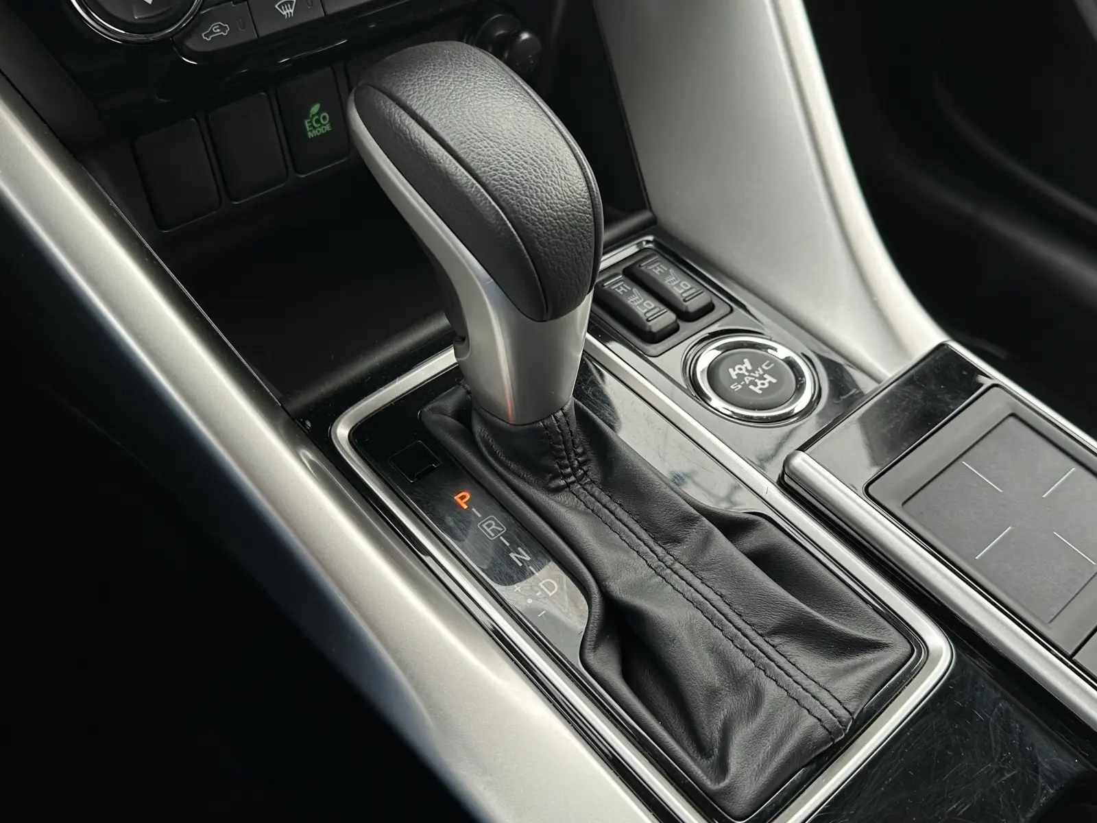 Mitsubishi Eclipse Cross Intense 4WD