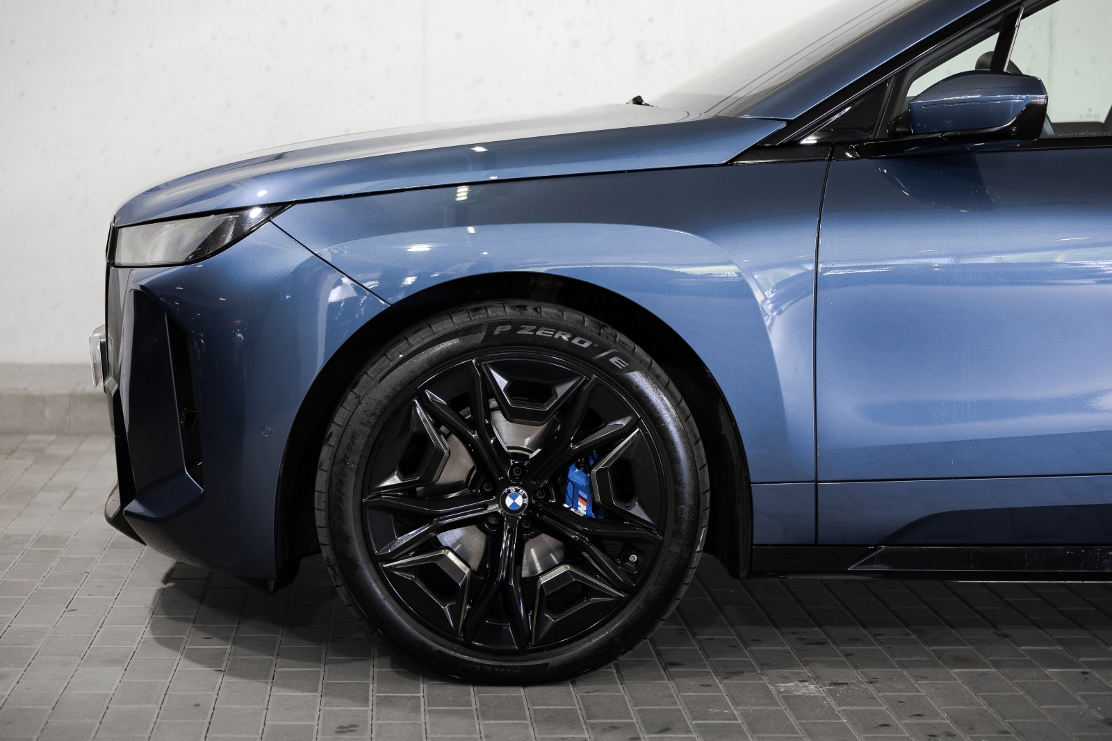BMW iX xDrive60