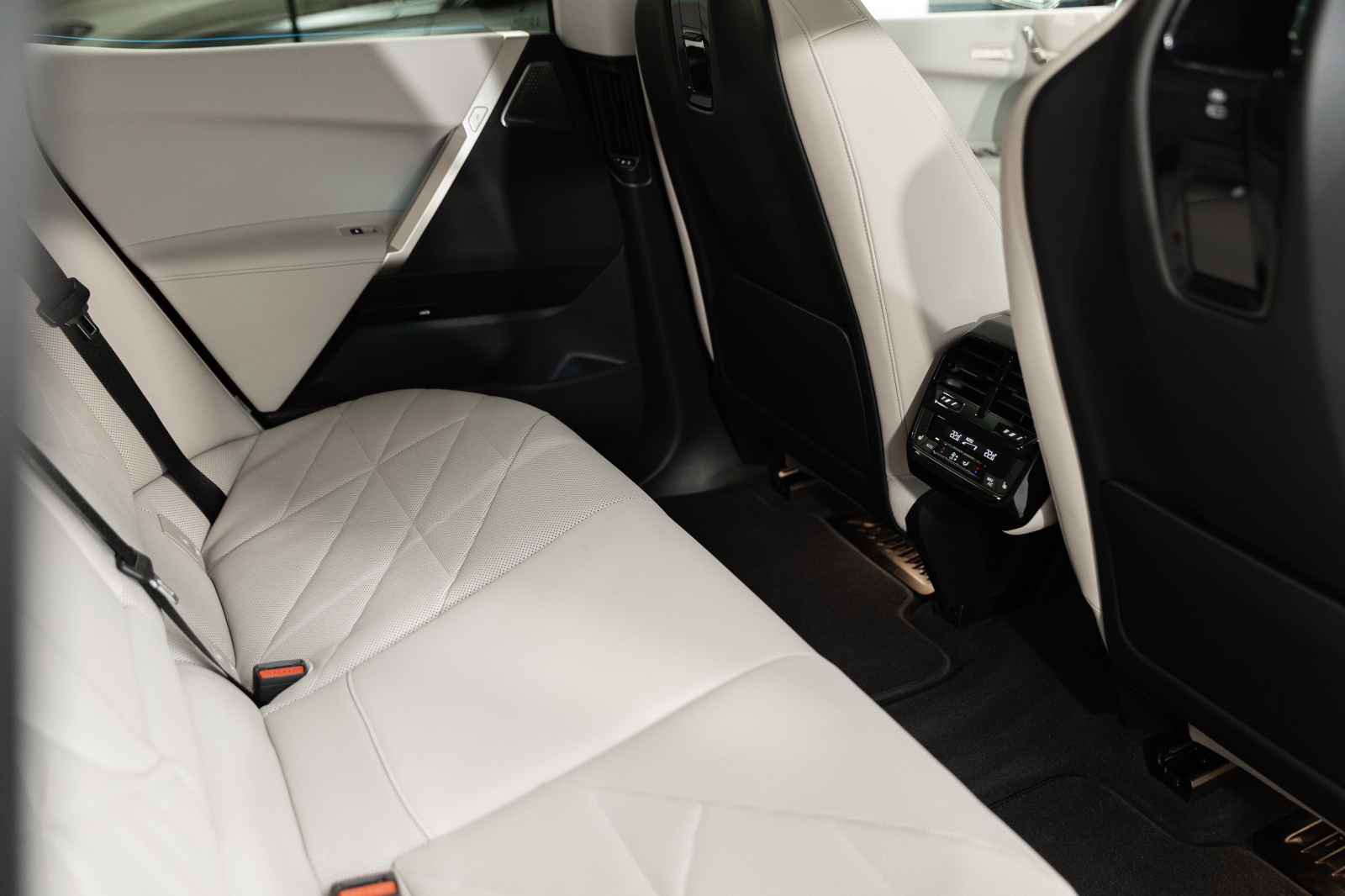 BMW iX xDrive50e