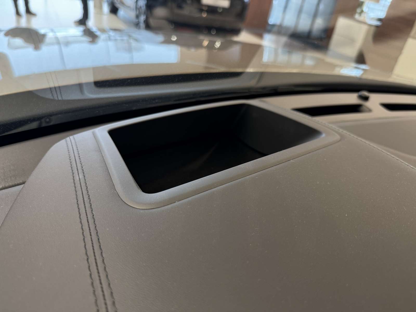 Land Rover Range Rover Velar Dynamic SE D300 MHEV