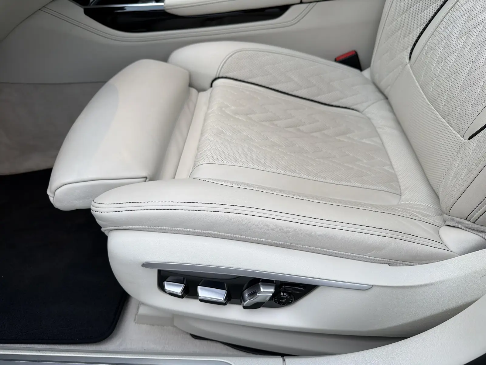 BMW 750 XDrive Individual