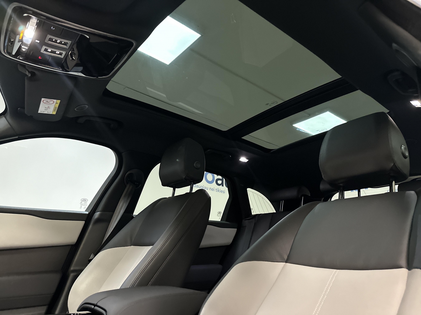 Land Rover Range Rover Velar D200 DYNAMIC SE