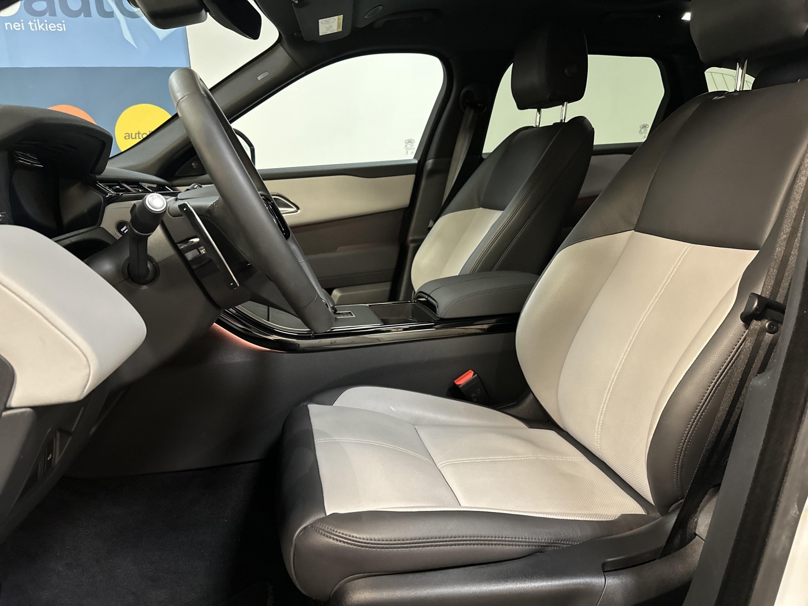 Land Rover Range Rover Velar D200 DYNAMIC SE