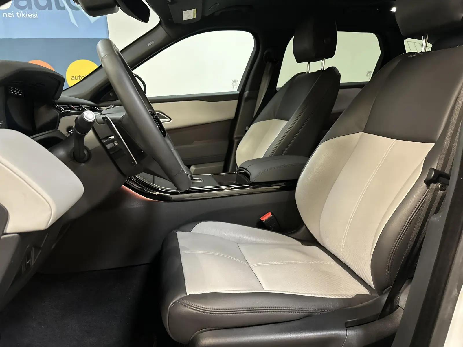 Land Rover Range Rover Velar D200 DYNAMIC SE