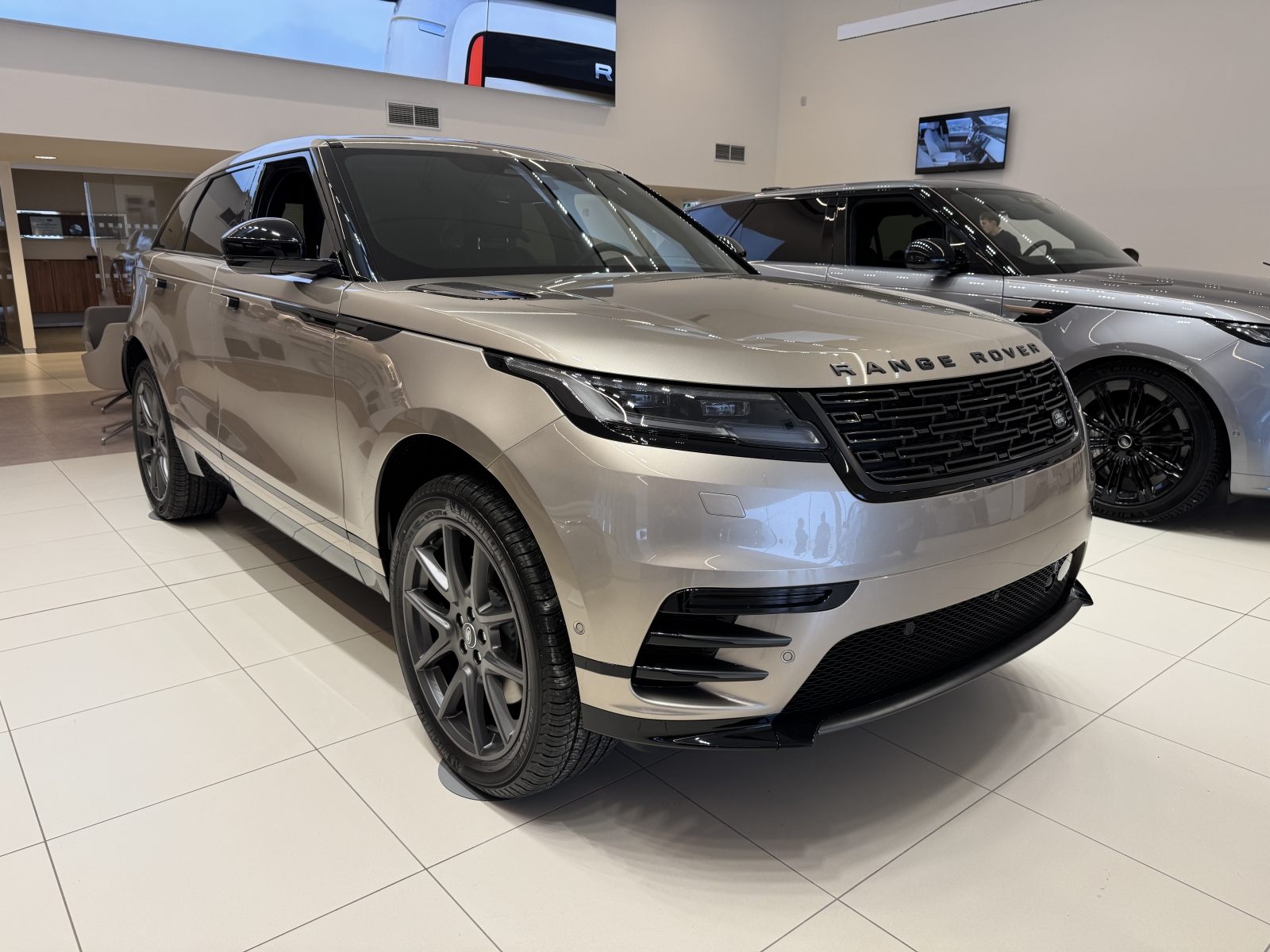 Land Rover Range Rover Velar Dynamic SE D300 MHEV