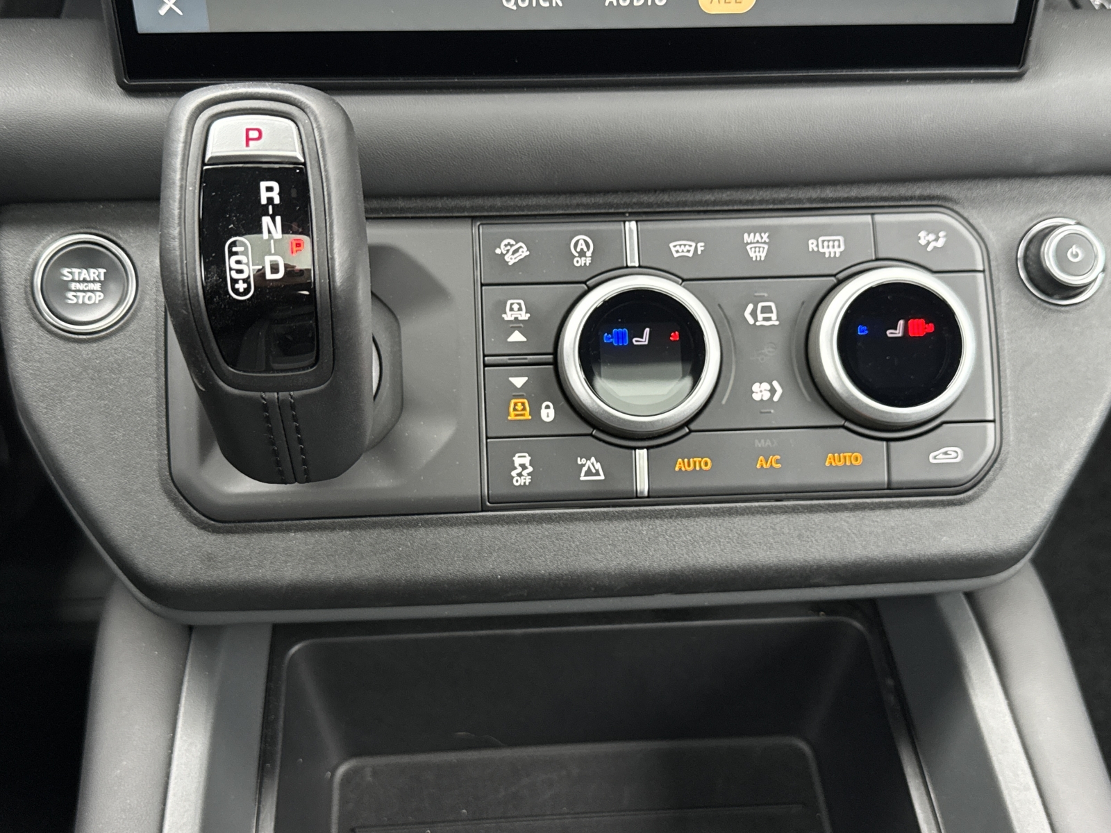 Land Rover Defender 110 D300 X-Dynamic HSE 3.0